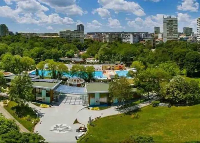 Hot Cosy And Spacious Central Flat Near Sea Garden